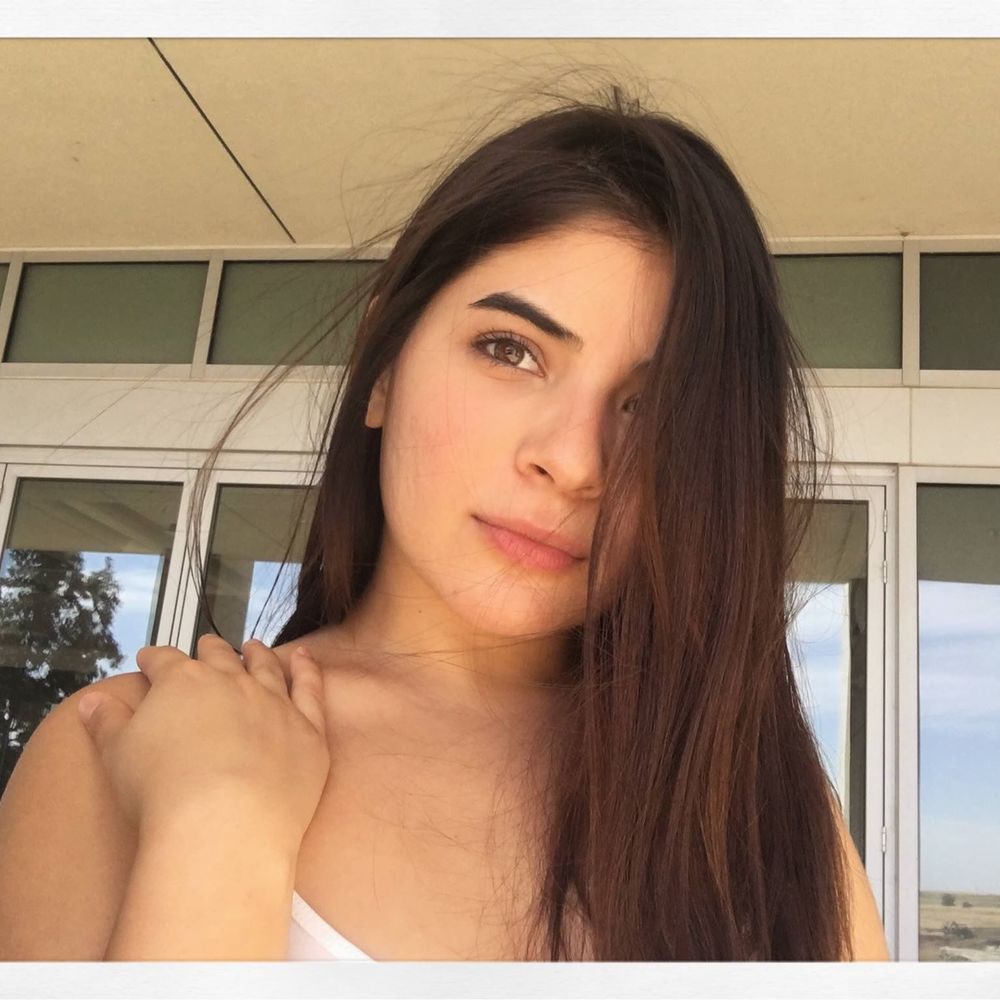 Meet your Posher, Evelyn